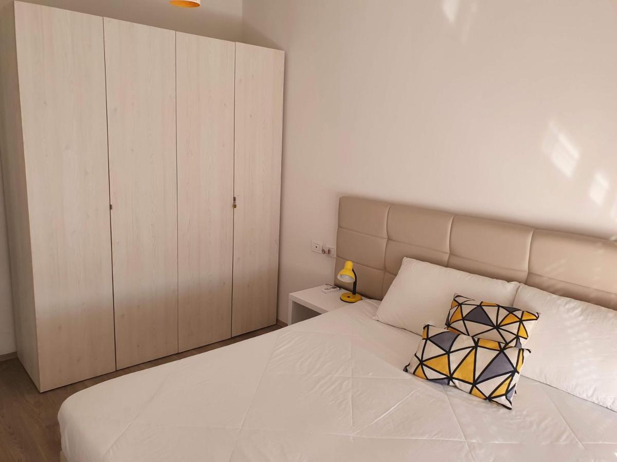 Rovena'S Apartment - Free Parking ติรานา ภายนอก รูปภาพ