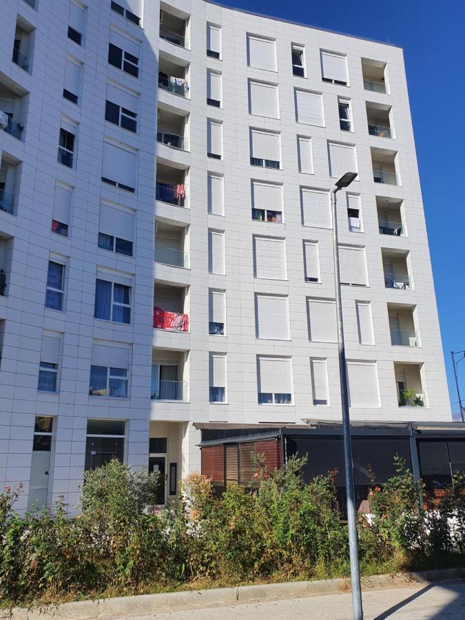 Rovena'S Apartment - Free Parking ติรานา ภายนอก รูปภาพ